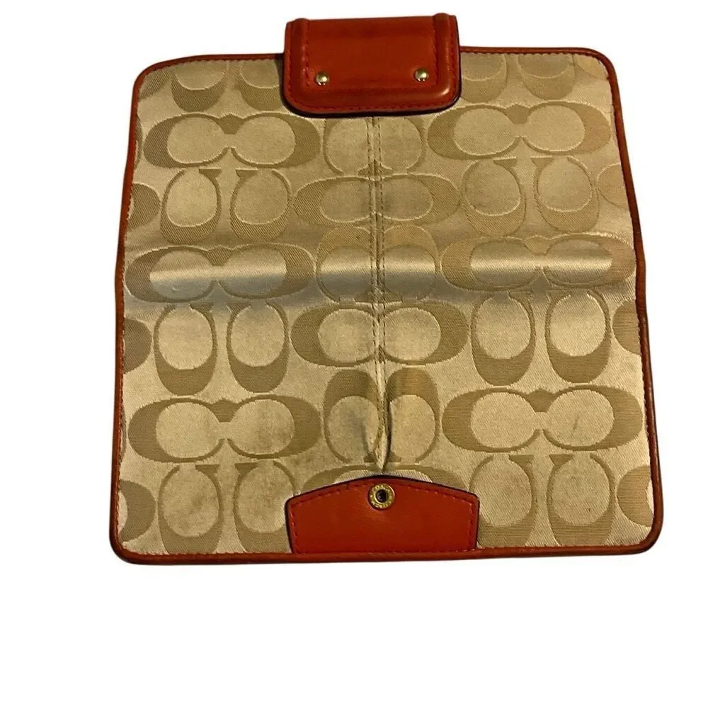 Coach classic well loved wallet